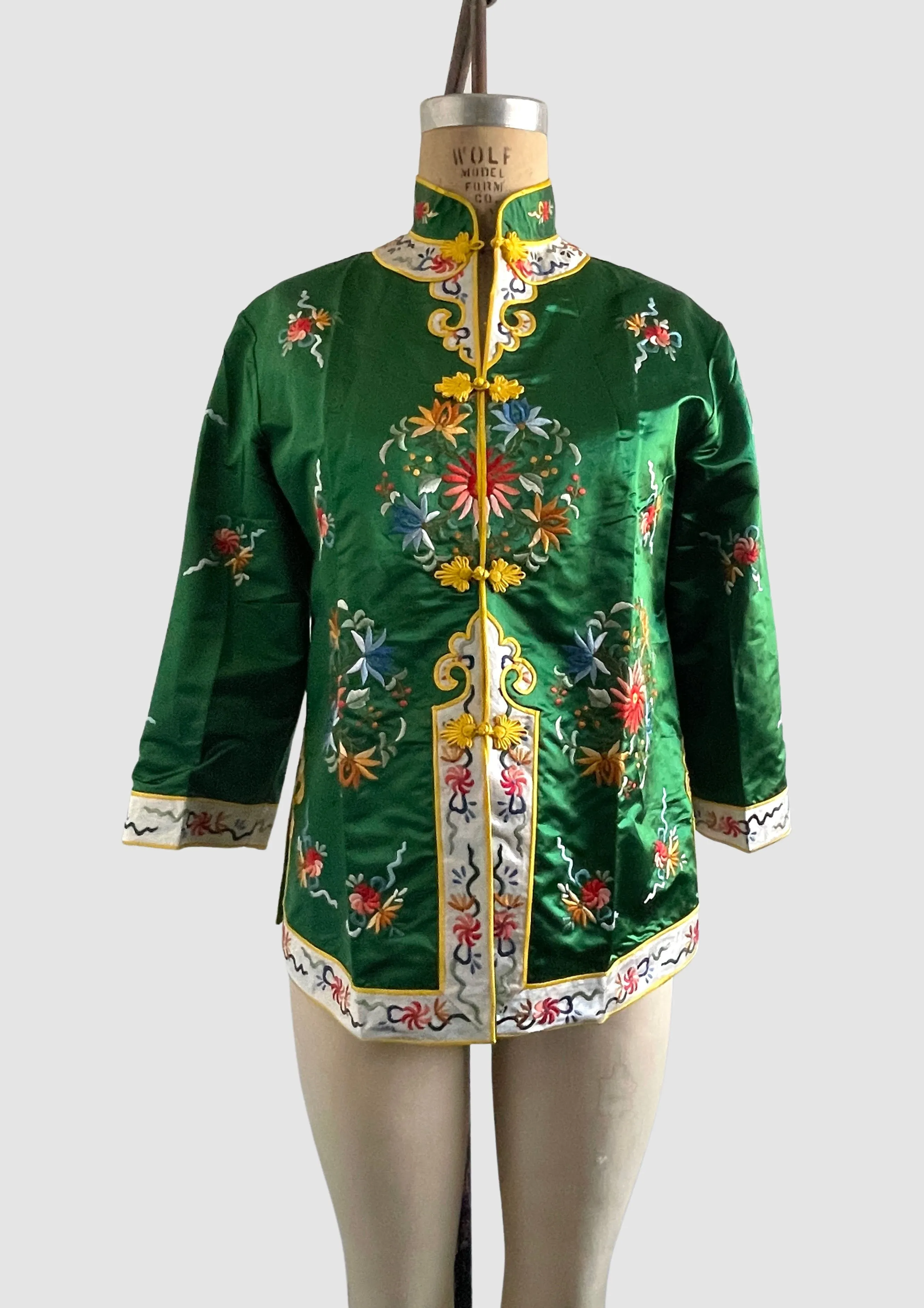 BAI HUA 60s to 70s Silk Embroidered Asian Pajamas, Medium