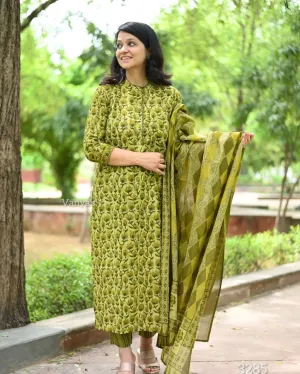 Green Kurta Pant Set with Dupatta – Stylish Ethnic Wear"