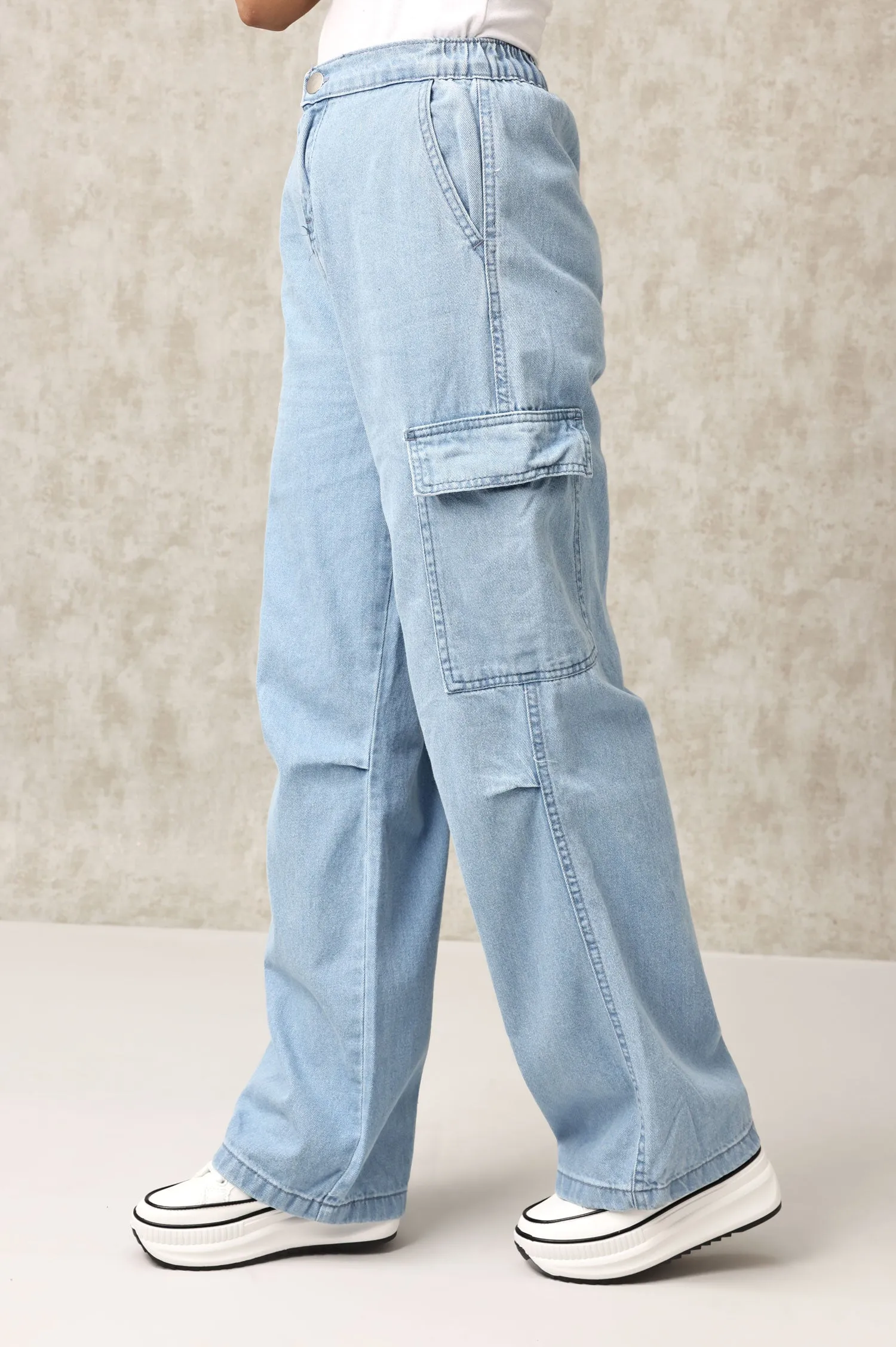 HIGH-WAIST RELAXED FIT CARGO DENIM PANTS-LT-BLUE